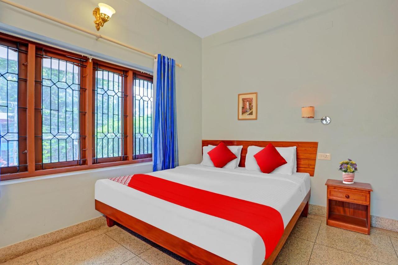 Flagship Hotel Adara Residency Thiruvananthapuram Екстериор снимка