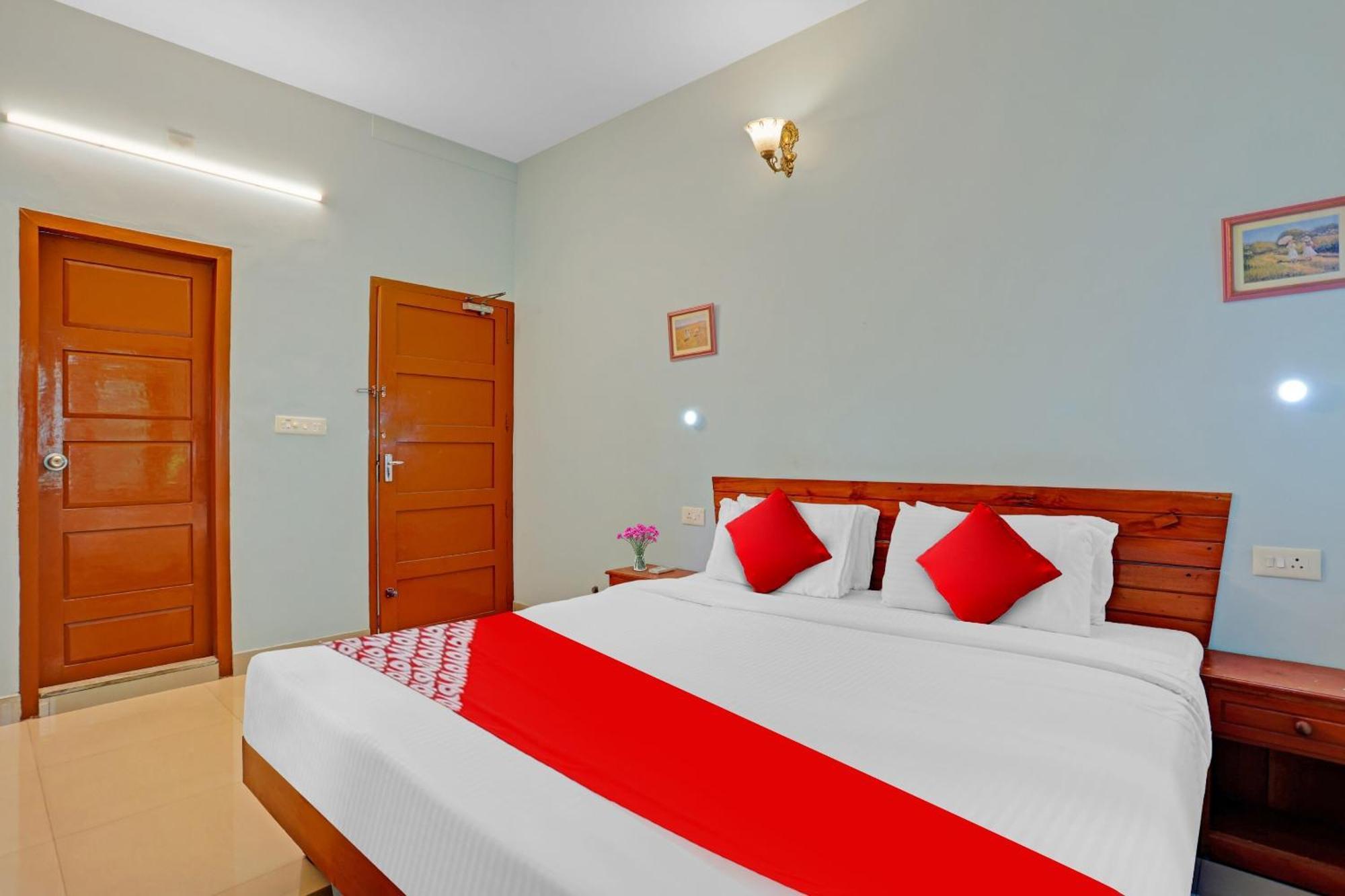 Flagship Hotel Adara Residency Thiruvananthapuram Екстериор снимка