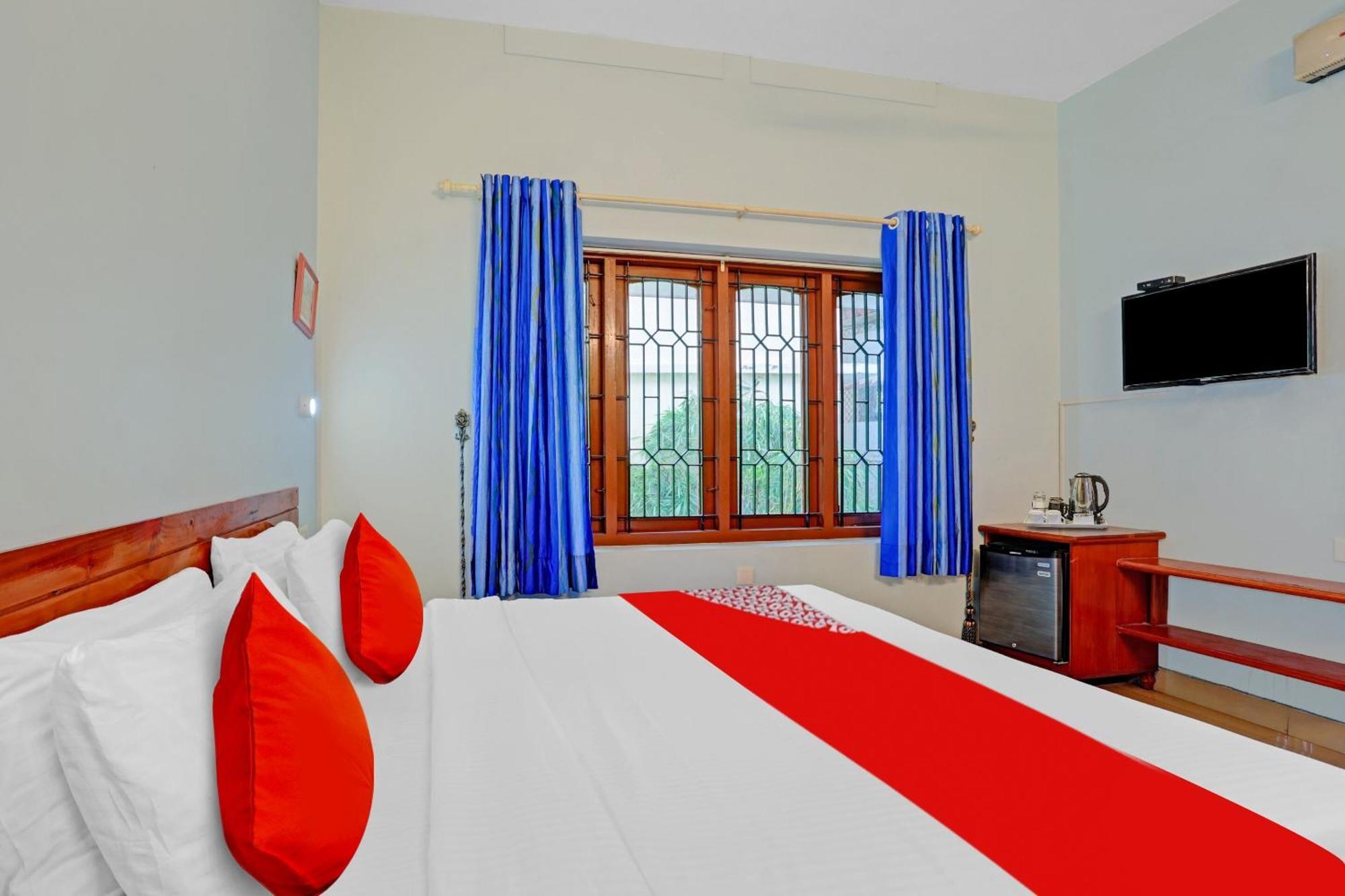 Flagship Hotel Adara Residency Thiruvananthapuram Екстериор снимка